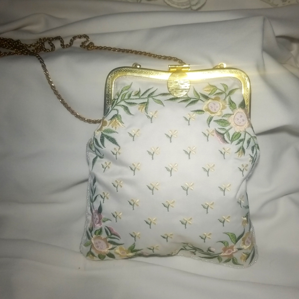 Embroidered Metal Clasp Women's Crossbody Bag.